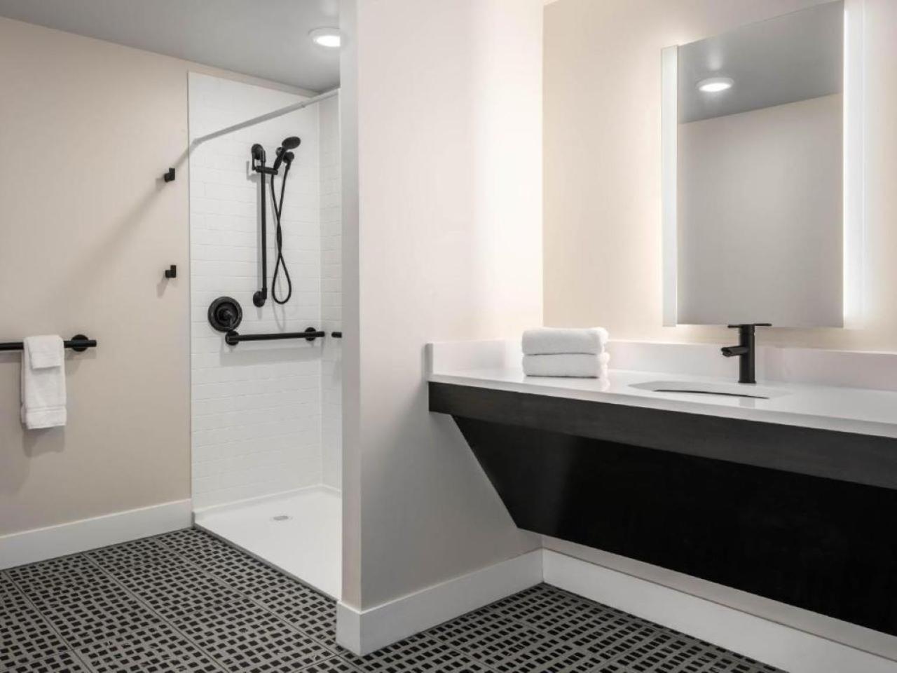 Holiday Inn Express St. Louis Central West End By Ihg Ngoại thất bức ảnh