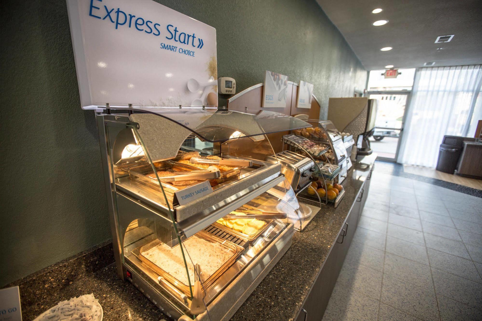 Holiday Inn Express St. Louis Central West End By Ihg Ngoại thất bức ảnh